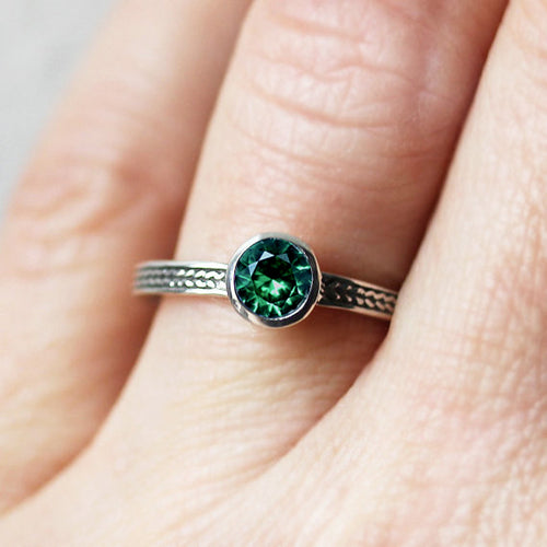 Silver Birthstone Wheat Ring - Imitation Emerald - Size 7
