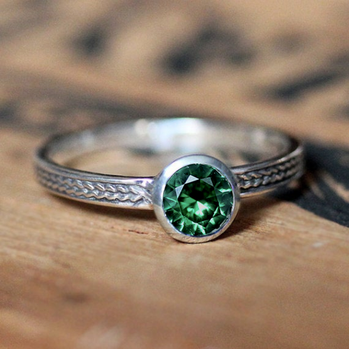 Silver Birthstone Wheat Ring - Imitation Emerald - Size 7