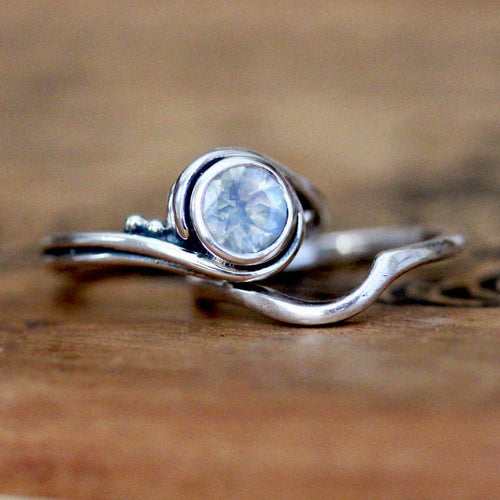 Handmade engagement ring set with rainbow moonstone from Metalicious