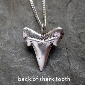 handmade-ethical-Small-Silver-Shark-Tooth-Necklace-02