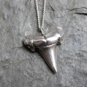 handmade-ethical-Small-Silver-Shark-Tooth-Necklace