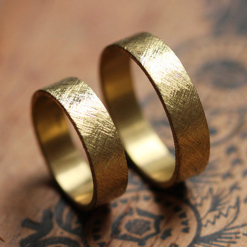 handmade-ethical-22K-Rustic-Wedding-Ring-Set-02