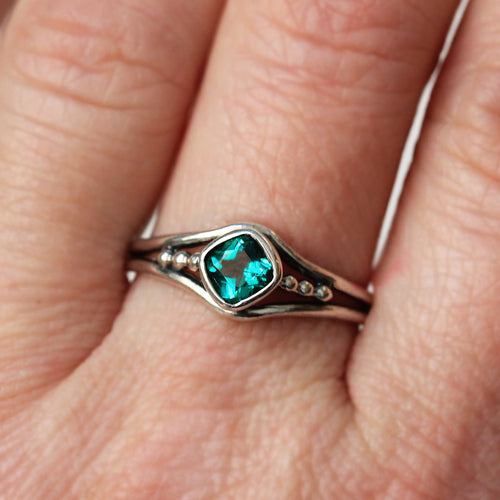 Satellite Emerald Birthstone Ring Silver